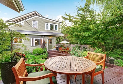 Relax in your new home in Oak Forest Illinois